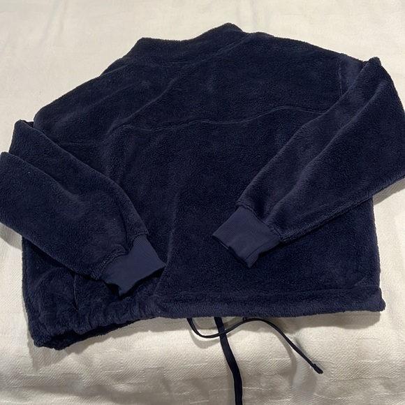 Old navy Navy pullover/ fleece - Picture 5 of 5
